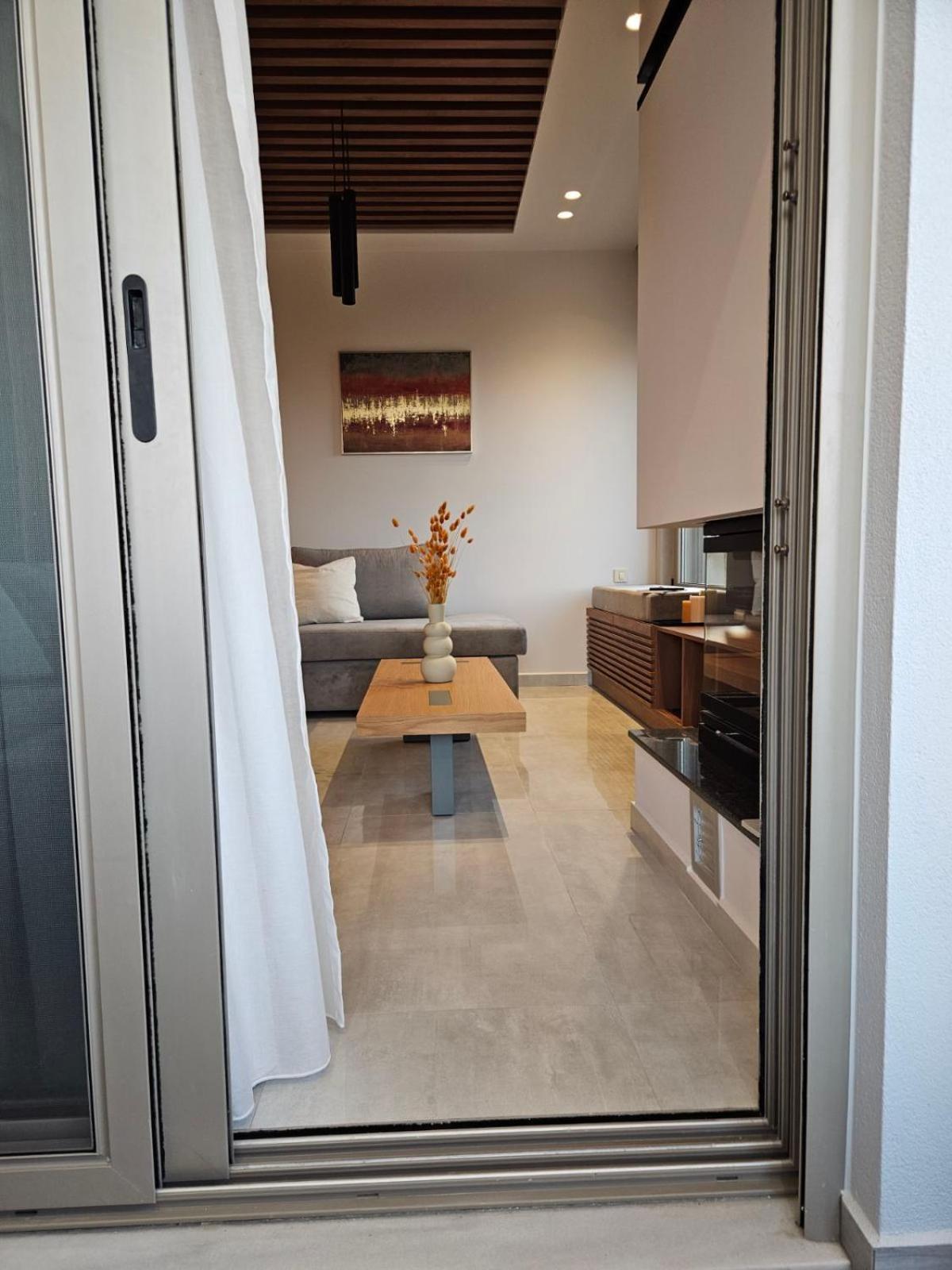 Calm & Dreamy Luxury Apts Pírgos 외부 사진