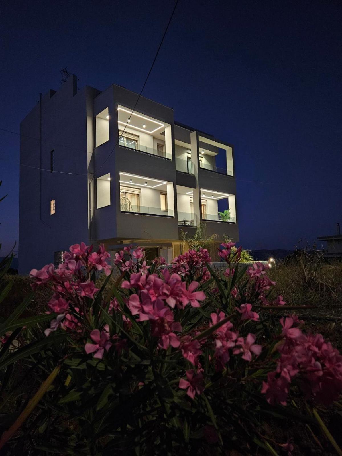 Calm & Dreamy Luxury Apts Pírgos 외부 사진